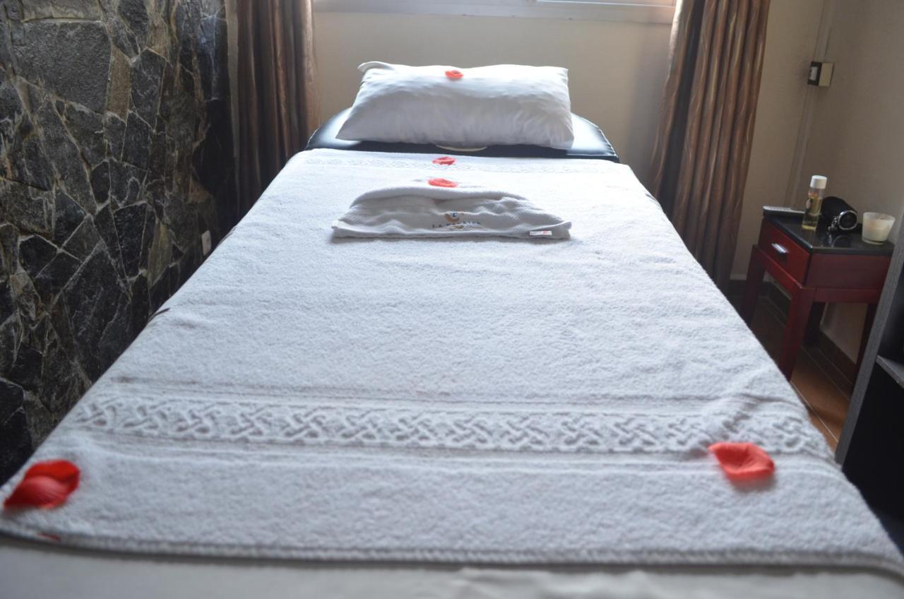 Hotel Residence La Falaise Douala Eksteriør bilde
